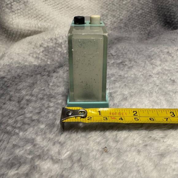 Vintage MCM Whirley Industries Push Button Salt And Pepper Shakers Aqua Blue - Picture 2 of 6